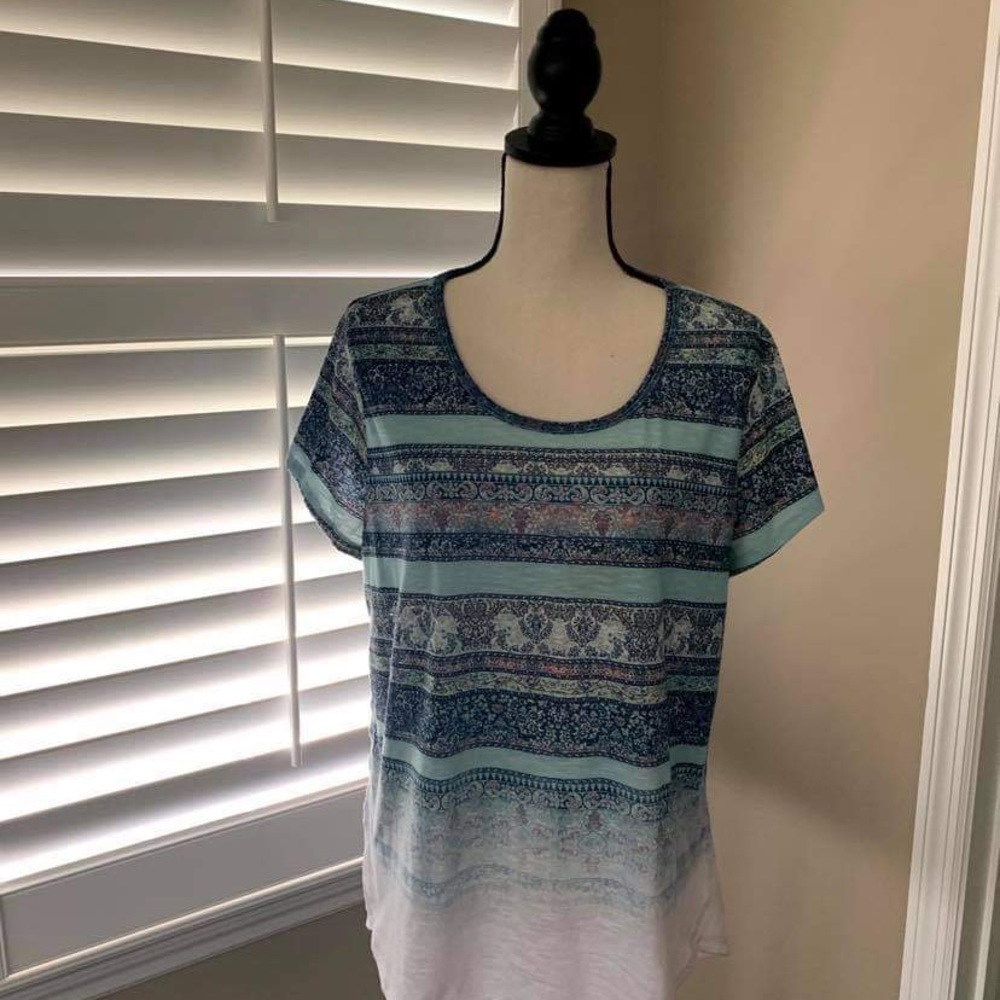 XL super cute super soft blue/white top